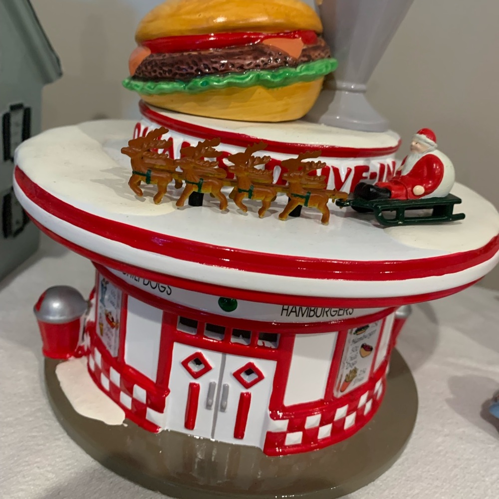 Snow Village - Dinah’s Drive-In  (In original box)